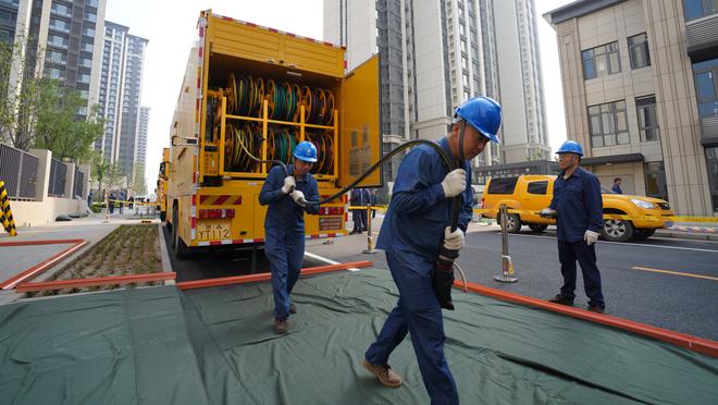 官网赛季最佳扣篮评选：华子炸裂隔扣科林斯 TJD隔扣文班